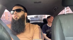 Обычное Яндекс такси с бородатым провокатором. А что бы вы сделали на месте пассажира?
