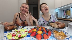 Мукбанг ЗАКОН един для всех! ИНТЕРНЕТ всё помнит! Вована УКУСИЛ хейтер) Болталка и Семейный ужин