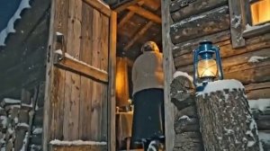Собака Мать Оставила Своего Щенка в Снегу. Смотрите что случилось потом.