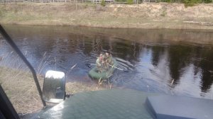 спуск с берега в речку