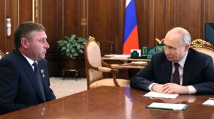 В.Путин с временно исполняющим обязанности губернатора Белгородской обл. Александром Шуваевым, 13.05