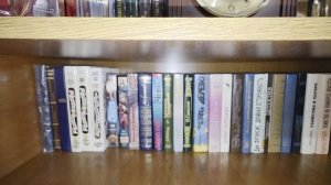 Старые книжные полки 📚