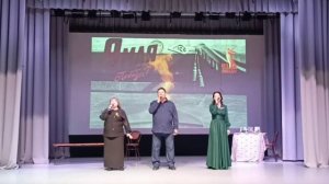 А над вечным огнем