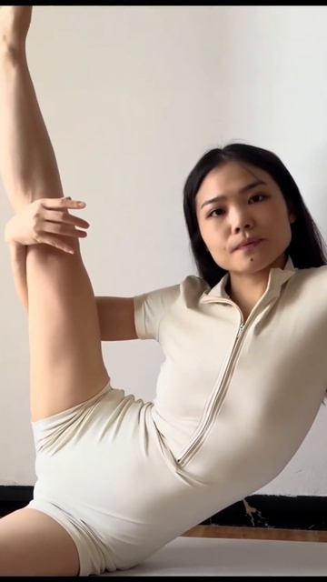 Body Stretching Exercise #stretching #yoga #short #shorts #hotyoga смотреть онлайн