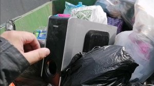 Как я зарабатываю лазая по мусоркам Питера? Dumpster Diving