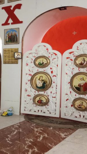 Божественная служба в храме Святой Троицы