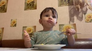 Самирчик Учиться Кушать Самостоятельно 😊