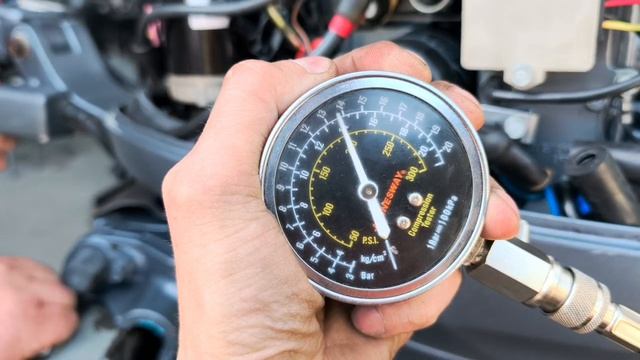Арт 2043. Замер компрессии лодочного мотора ,Yamaha F30, 2007 год. смотреть онлайн