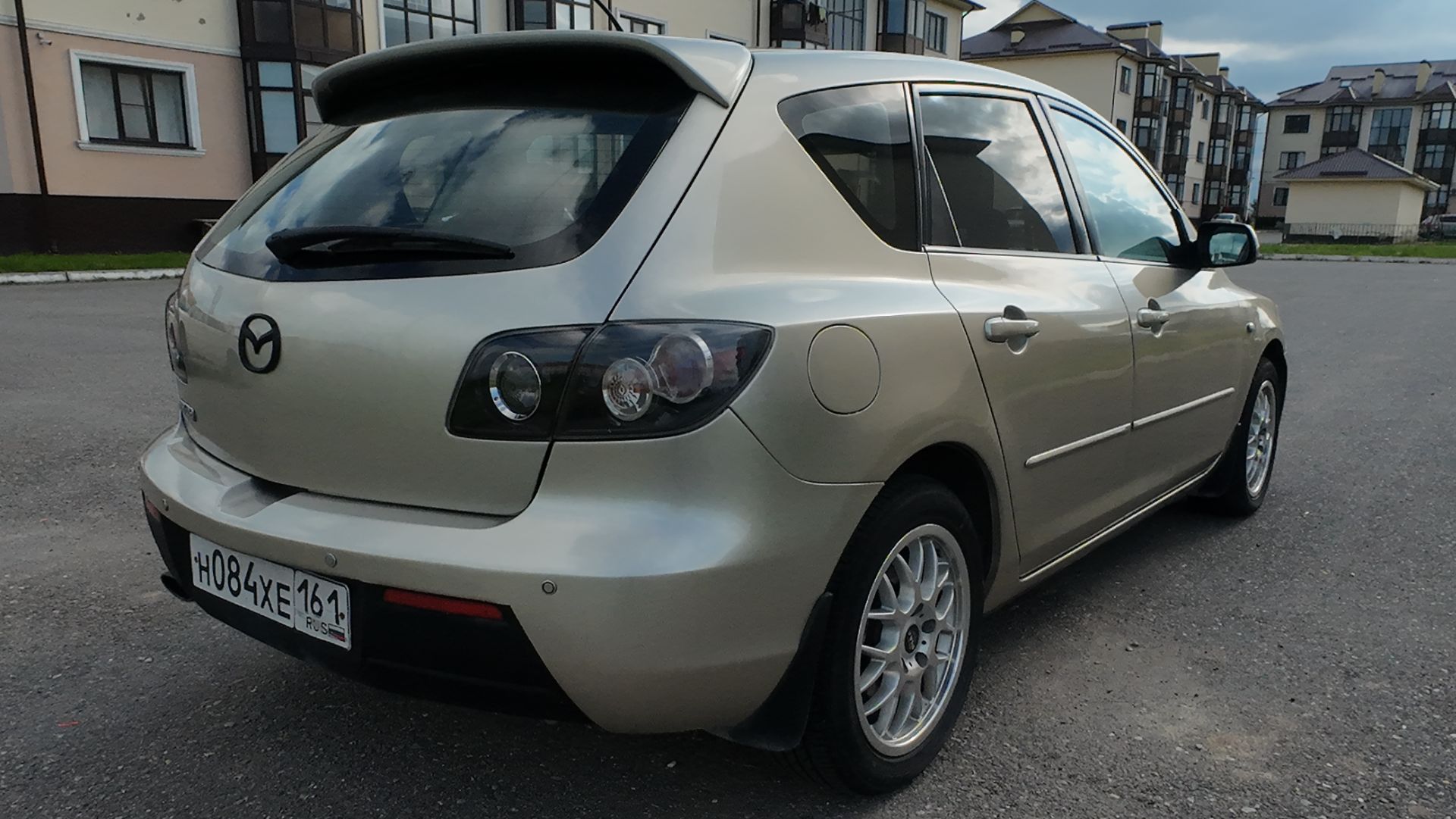 В продаже Мазда 3 2008 2 литра 6МКПП