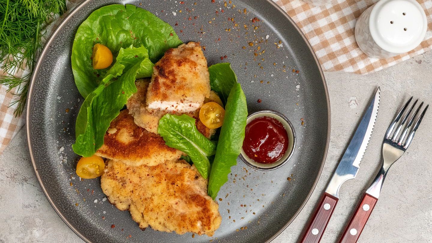 Стейк из курицы в сырно-сухарной панировке смотреть онлайн