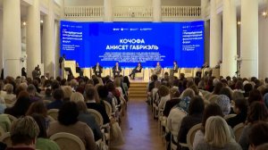 Какого рода «кофе», агрессивная точка и сленг в словарях: лингвисты обсудили будущее русского языка
