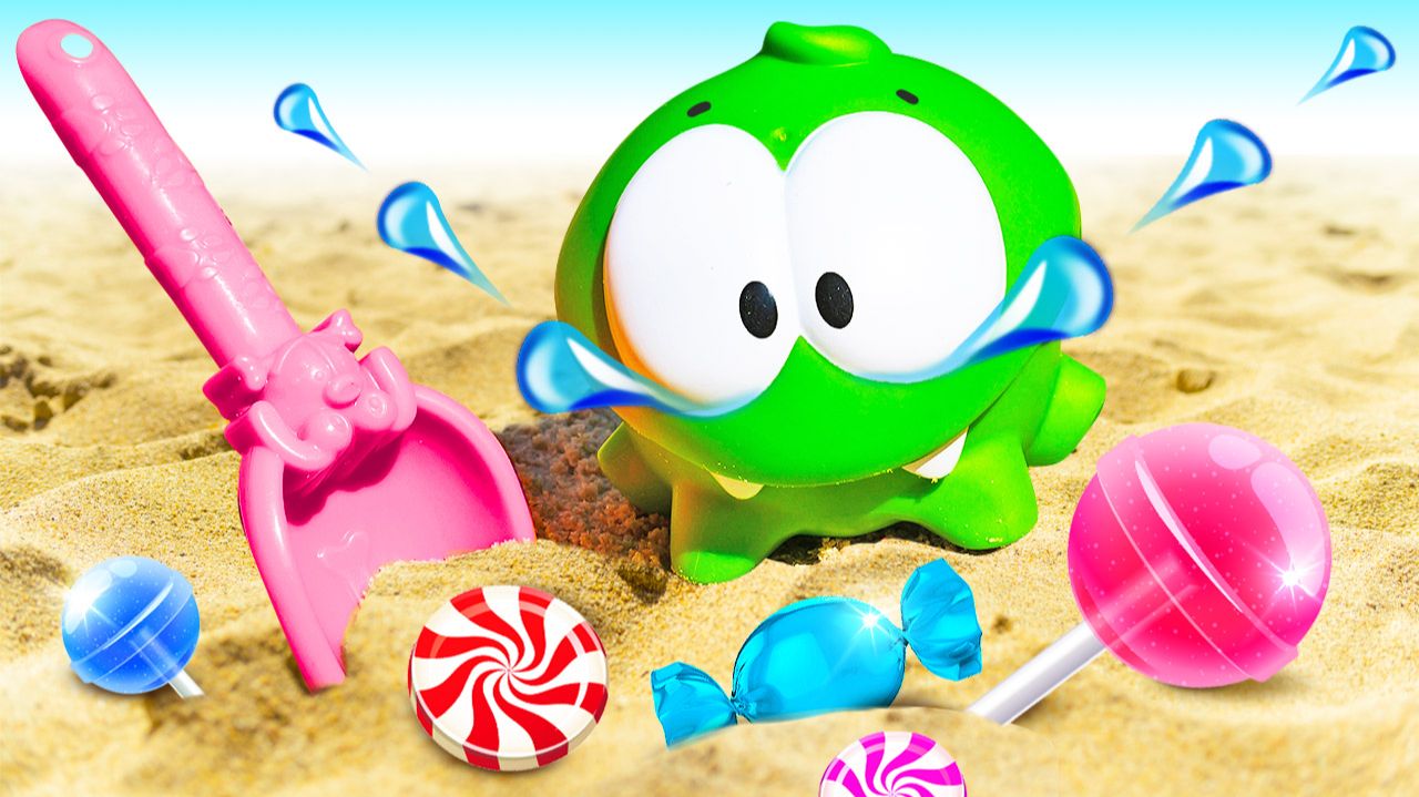 Ам Ням и экскаватор ищут конфеты в песочнице! 🍬 Развивающее видео с Om Nom 🚜🎁