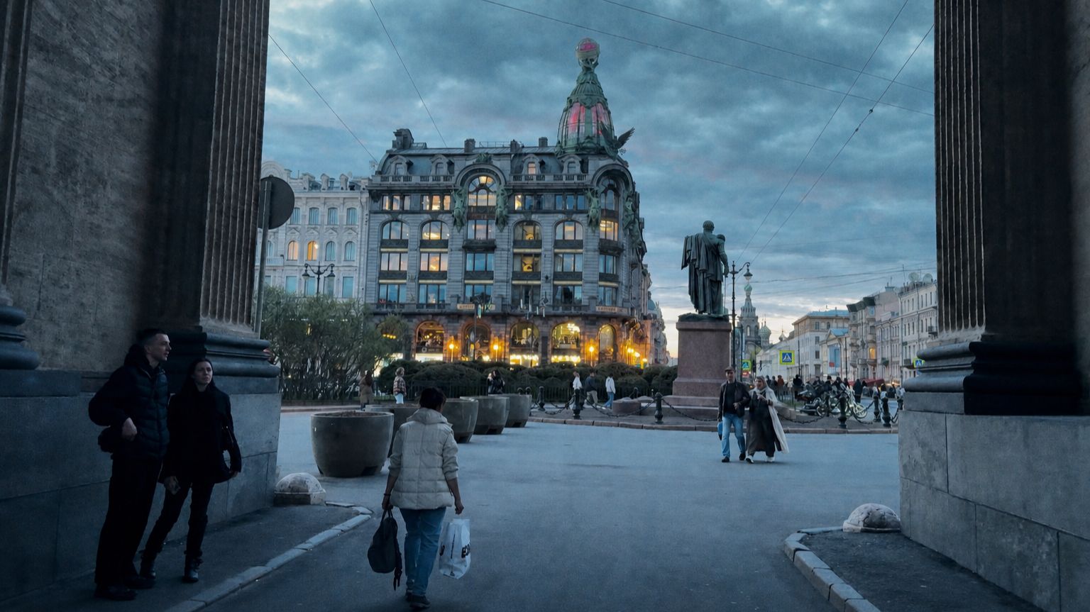 Вечером на Невском