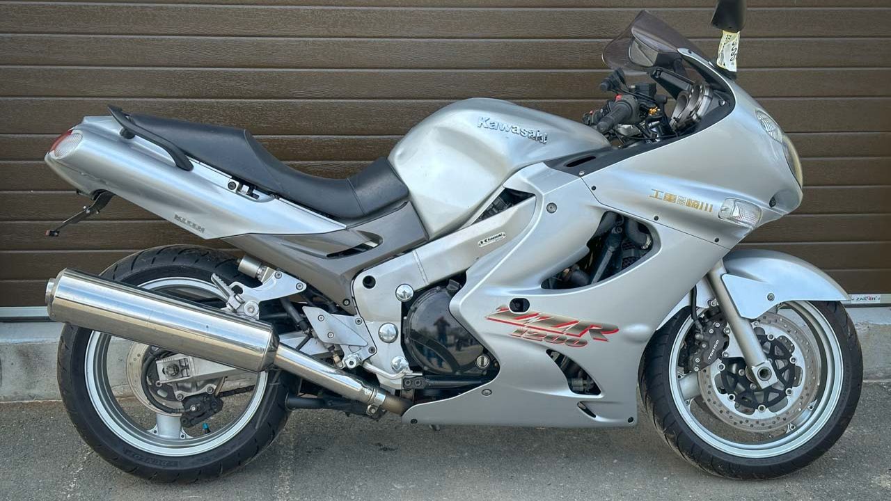 Kawasaki ZZ-R1200 - ZXT20C-002299