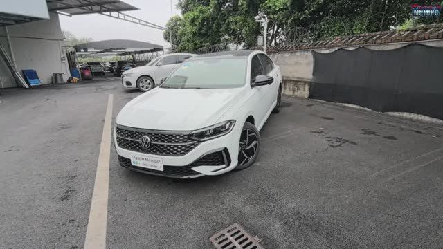 Volkswagen Lavida (2022г.) - проходной без утиля