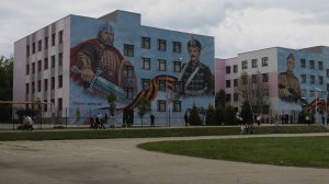 Военный госпиталь и мурал. Герой России Артур Орлов в Волжском районе