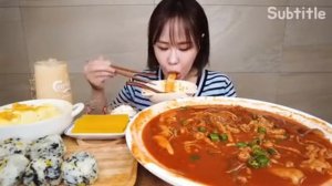 Мукбанг лапша, сырные шарики Еда на камеру🤤 залипательно