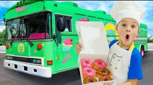 Дети исследуют Uncle's Baking Bus