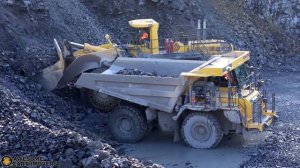 Irish Cement Komatsu WA800 Wheel Loader