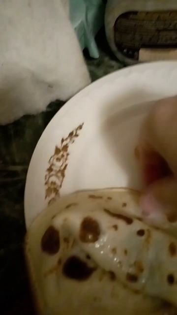 Блины. Рецепт. Простой. Со сгущенкой. Молоко, вода, яйцо, мука, соль, сахар по вкусу,  разрыхлитель