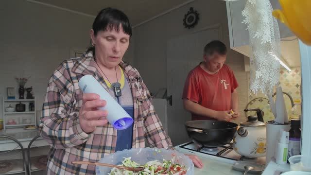 ГДЕ И КЕМ РАБОТАЛИ? ПЕРВЫЙ МУЖ БЫЛ ПРОТИВ!
