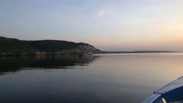 т/х НАВИДЖЕР-4 с борта МАКСИМА ЛИТВИНОВА в Волгоградском водохранилище
