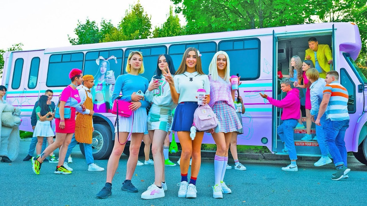 КОНЕЦ КАНИКУЛАМ - BUNNY SCHOOL НАЧИНАЕТСЯ!!! КТО ПЕРЕХОДИТ В ШКОЛУ К ДИАНЕ? смотреть онлайн