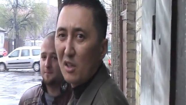 Ермен Ержанов из группы Адаптация отвечает на вопрос фаната
