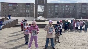 Флешмоб ко Дню Победы «Встанем»