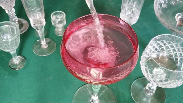 Советское художественное стекло и хрусталь:  В.И. Мухина и стаканы