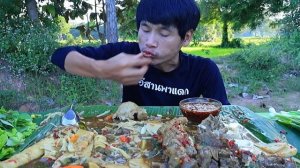 Мукбанг. Китайцы едят на камеру. 🍜 много еды