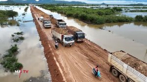 OMG!! 😱EPIC Truck Gone Wrong in Flooded Road Project – KOMATSU & SHANTUI Bulldozers Rescue!