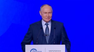 О промышленном суверенитете говорил Владимир Путин на X съезде Союза машиностроителей.