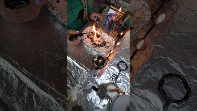 Ритуал. Снимаем порчу от соперницы.
