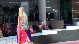 Welcome to the Modest fashion day.  Показ благопристойной моды. Марокко
