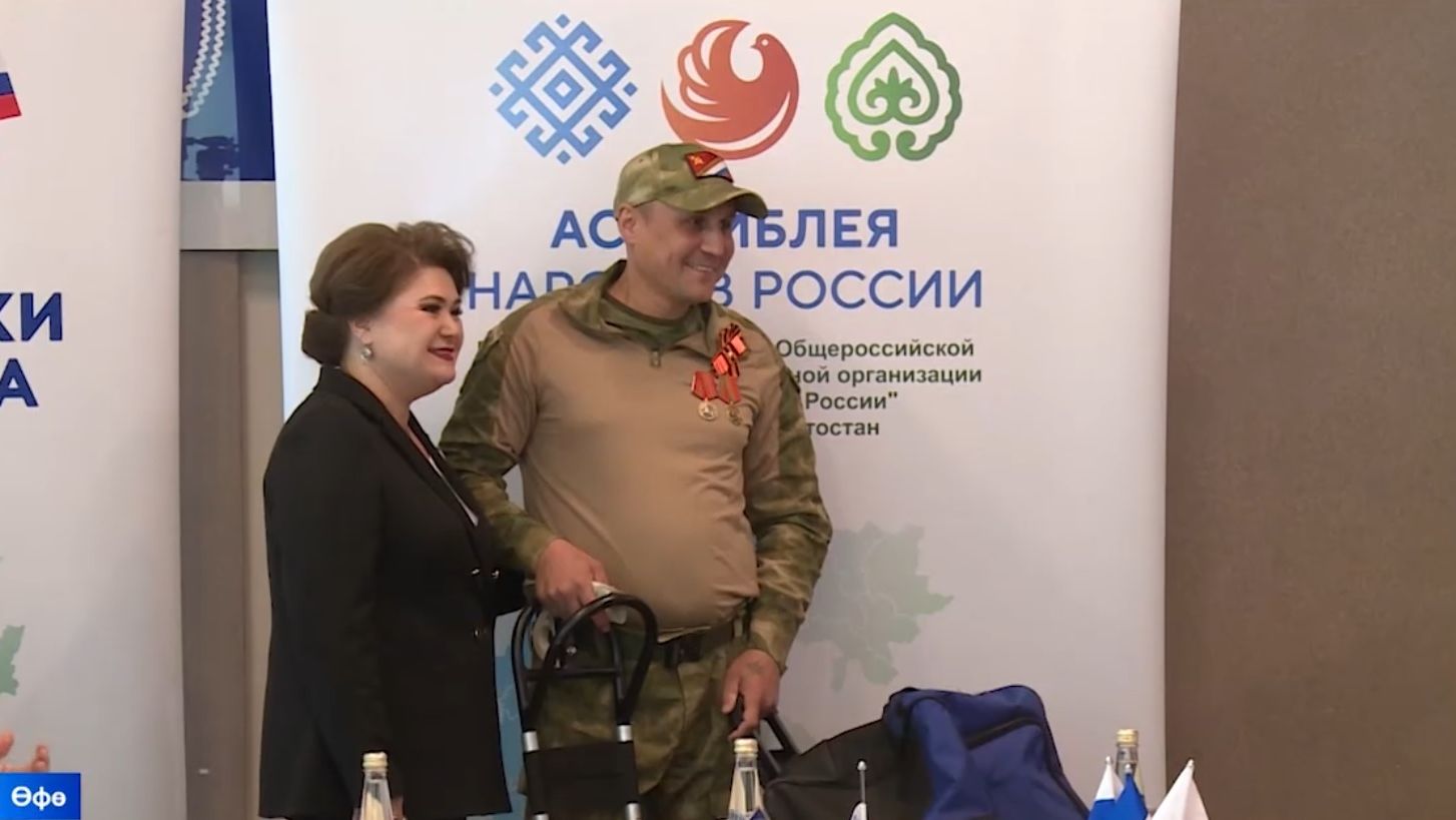 МХО ветерандарына йәмәғәт наградаһы һәм следж-хоккей экипировкаһы тапшырылды