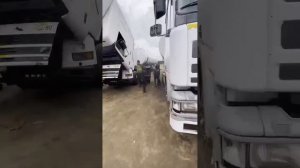 Ремонт радиаторов грузовиков DAF в Нигерии. В условиях сложной экономической ситуации местные жит...