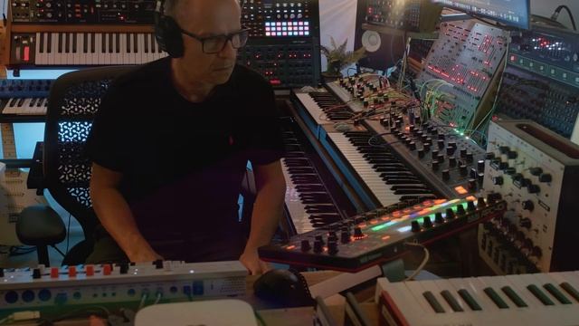 BOUNDLESS TRANSIT - AMBIENT ｜ BERLIN SCHOOL SYNTH JOURNEY