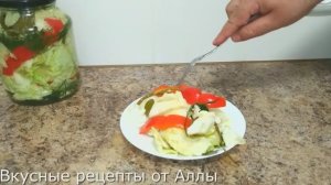 Маринованная молодая капуста.