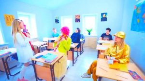 Это Происходит В Каждой Школе! Смешные Истории! Школа от Первого Лица! Мы Семья - Лучшее!