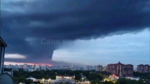 Многоэтажка загорелась после атаки беспилотников в Рязани.

По данным властей, от обломков пострадал