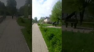 Мамины будни: иду за дочкой