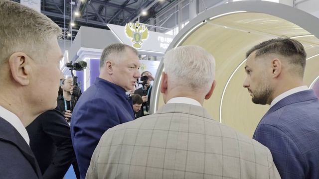 Марат Хуснуллин на экономическом форуме Россия Исламский мир KazanForum 2026. Хуснуллин на выставке