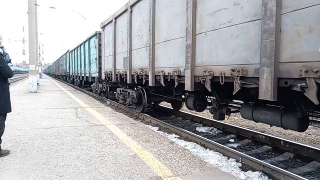 3ЭС5К-842 остановляется на станции смотреть онлайн
