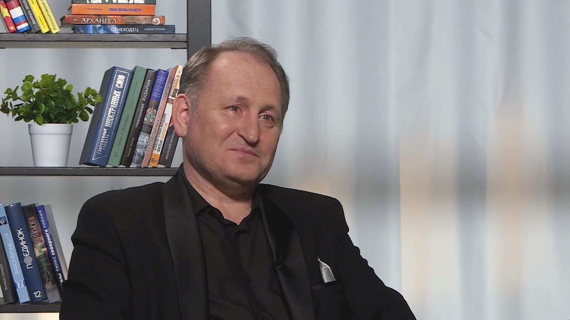 Разные люди. Гость программы Олег Мельников (16 мая 2026 года)