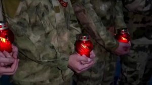 Сочи..11 тысяч свечей выложили в виде ордена Великой Отечественной войны..