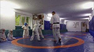 Спортивные дети. Тренировка по карате