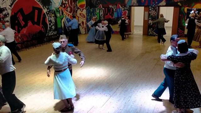 Бал Победы в Капотне.Фигурный вальс.
