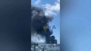 ‼️🇺🇦🔥 Мощный взрыв и пожар в Запорожье, в небо поднимаются клубы дыма