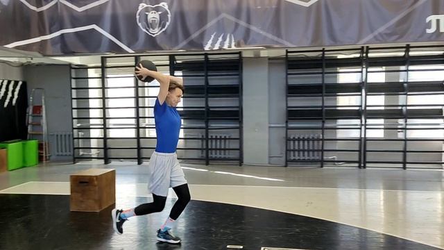 MB Soccer Toss (после разгона) | Медболл тосс из-за головы после разгона с шагов